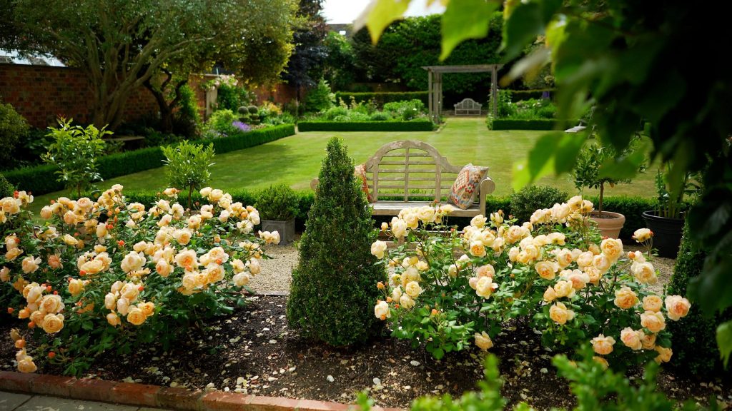 stunning-private-cirencester-gardens-filmed-in-aid-of-the-churn-project