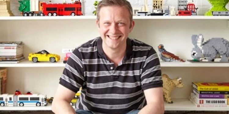 lego-artist-talks-about-his-work-on-facebook-live