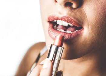 tiktok:-how-to-do-the-lip-shape-chart-trend-–-viral-challenge-explained!