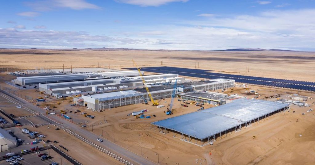 los-lunas-locals-question-facebook's-data-center-expansion,-worry-about-water-use