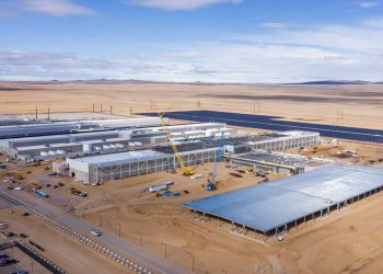 los-lunas-locals-question-facebook's-data-center-expansion,-worry-about-water-use