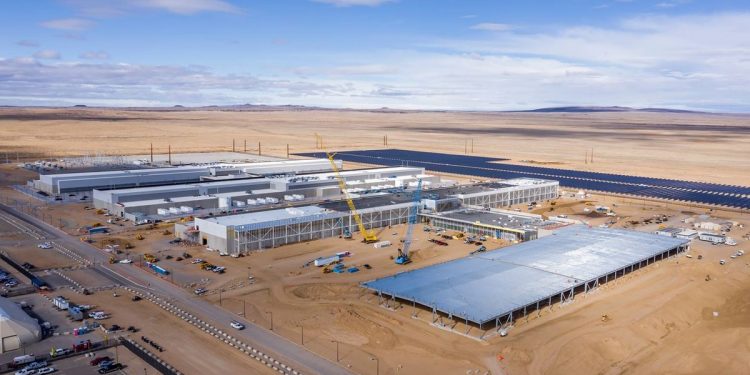 los-lunas-locals-question-facebook's-data-center-expansion,-worry-about-water-use