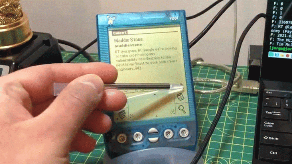 someone-totally-ruined-the-memory-of-palmos-by-putting-twitter-on-it