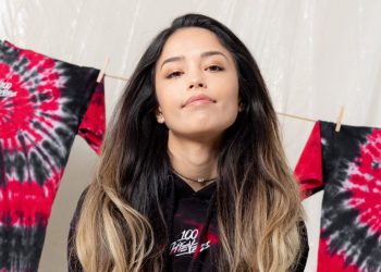 valkyrae-explains-how-youtube-is-'far-behind'-twitch-when-it-comes-to-streaming