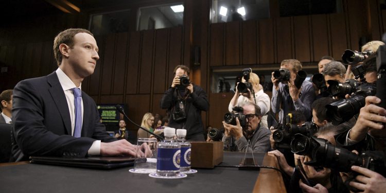 facebook-is-killing-journalism-and-democracy-we-should-do-something-about-it.