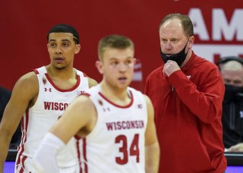badgers-fans-on-twitter-managing-expectations-as-wisconsin-lands-north-carolina-to-open-ncaa-…