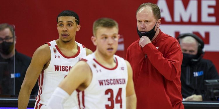badgers-fans-on-twitter-managing-expectations-as-wisconsin-lands-north-carolina-to-open-ncaa-…