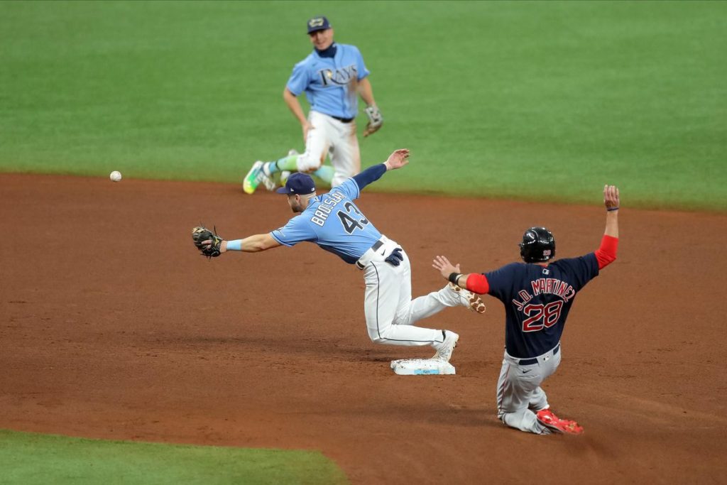 as-mlb's-experiment-with-live-games-on-youtube-enters-third-year,-can-the-league-find-…