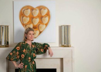 houston-art-expert-hosts-instagram-art-lessons-that-draw-a-crowd