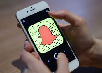snap-acquires-apparel-sizing-analytics-firm-to-boost-snapchat-shopping-features