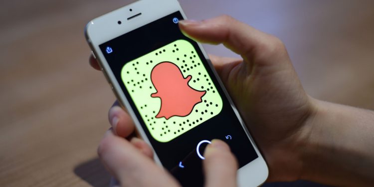 snap-acquires-apparel-sizing-analytics-firm-to-boost-snapchat-shopping-features