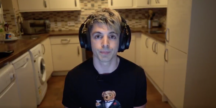 twitch-permanently-bans-ali-'gross-gore'-larsen-after-sexual-assault-allegations