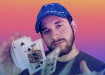 snapchat-is-paying-$1-million-a-day-to-creators-of-popular-short-videos,-and-some-are-getting-rich