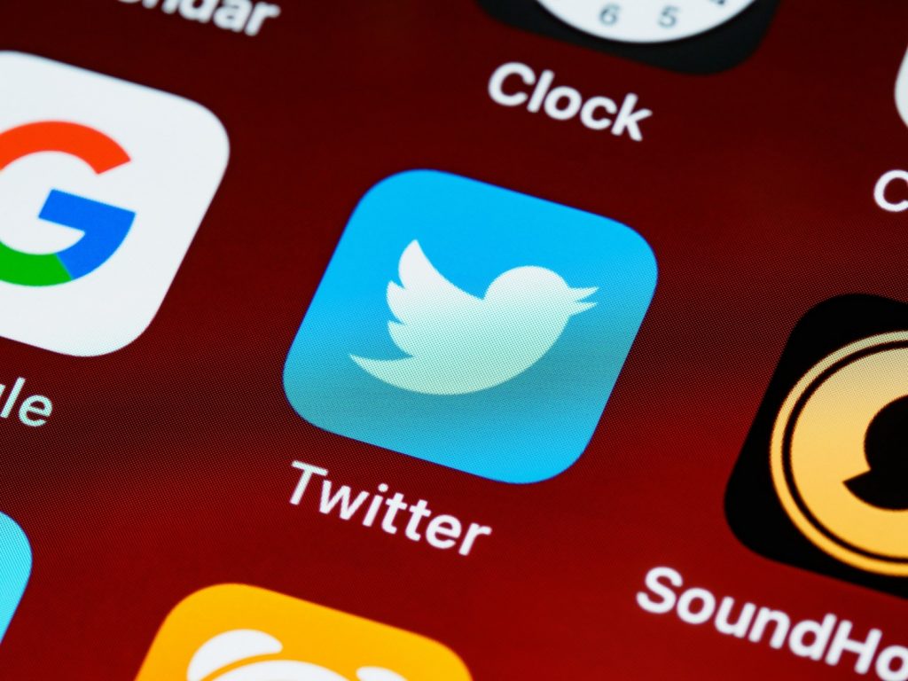 youtube-via-twitter?-how-to-not-switch-apps-through-ios-and-android
