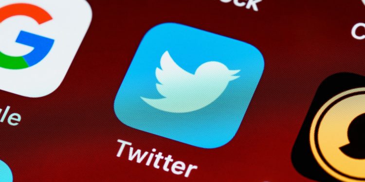 youtube-via-twitter?-how-to-not-switch-apps-through-ios-and-android