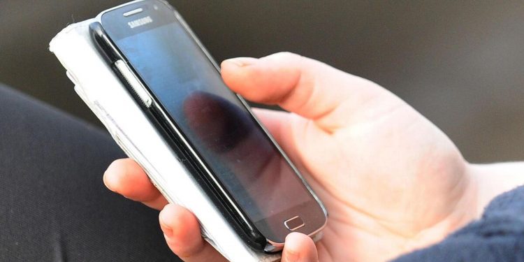 young-teens-getting-access-to-drugs-via-social-media