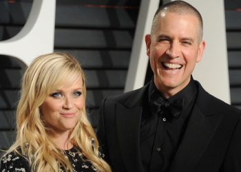 reese-witherspoon-takes-to-instagram-to-celebrate-her-'sweet-hubby'-of-10-years