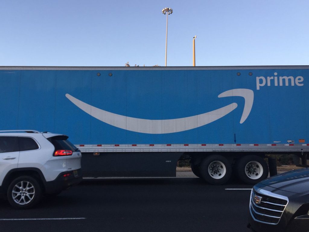 amazon-goes-on-the-attack-through-twitter-ahead-of-union-count