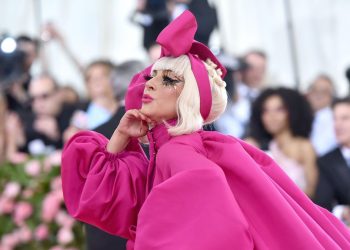 lady-gaga-gushes-over-boyfriend's-sweet-birthday-present-on-instagram
