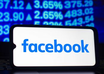 analysts-get-bullish-on-facebook-and-twitter,-but-trader-warns-of-one-headwind-coming-to-a-…