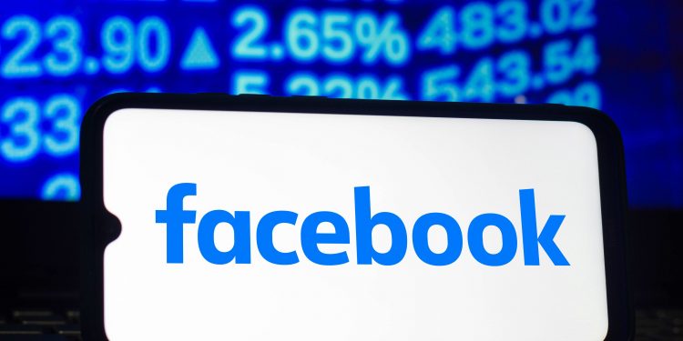 analysts-get-bullish-on-facebook-and-twitter,-but-trader-warns-of-one-headwind-coming-to-a-…