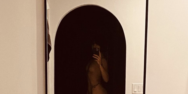 jessie-j-shared-a-naked-instagram-selfie-to-celebrate-her-33rd-birthday