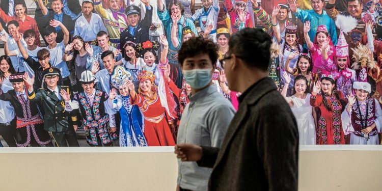 xinjiang-the-musical-sings-to-beijing's-tune-of-ethnic-unity