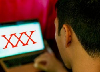 illinois-teacher-posts-sexually-explicit-video-of-herself-having-sex-on-snapchat-and-students-watch-…