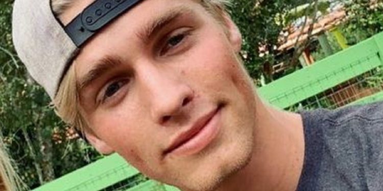 micah-plath's-instagram-is-turning-heads