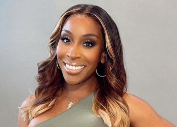 youtube-beauty-guru-jackie-aina-shares-her-advice-on-building-a-brand:-'take-baby-steps'