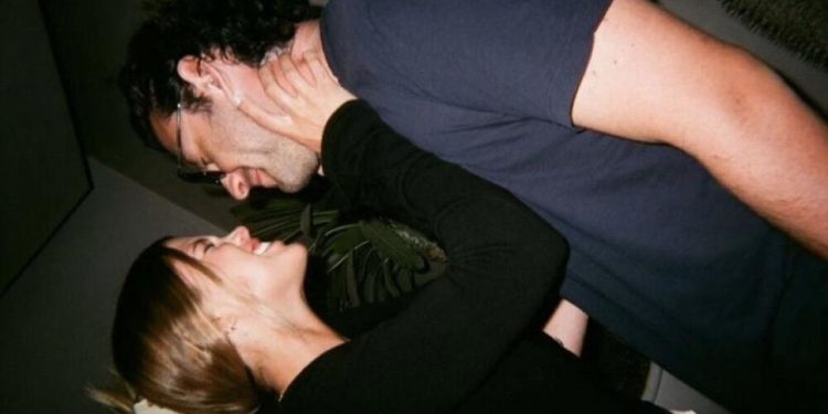 sofia-richie-makes-elliot-grainge-romance-instagram-official