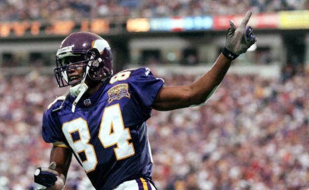 randy-moss-gifts-killer-mike-autographed-vikings-jersey-after-twitter-exchange