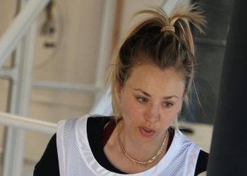 kaley-cuoco's-sweaty-pics-from-her-latest-workout-are-serious-#mondaymotivation