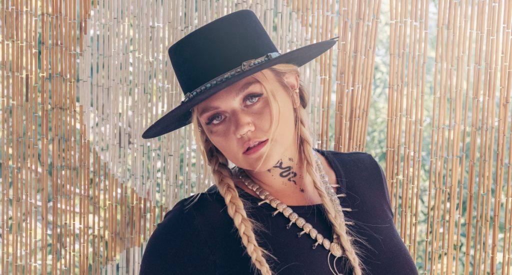 country-now-live-with-elle-king:-here's-how-to-watch