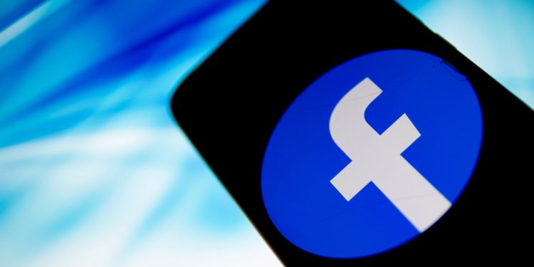 why-facebook-and-linkedin's-data-scraping-fiascos-are-a-huge-security-problem-for-their-users
