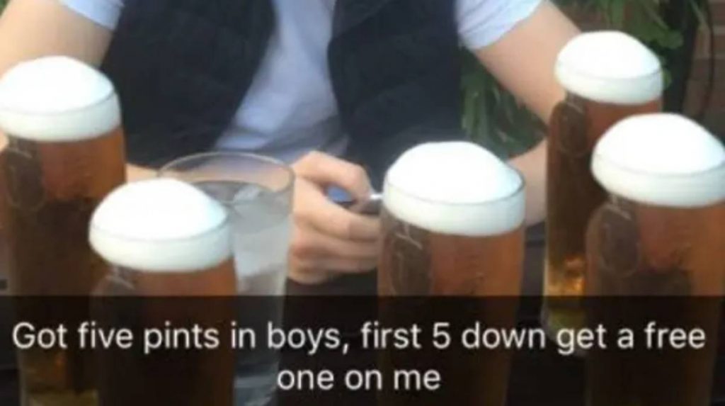 guy-gets-his-mates-to-the-pub-by-'copy-and-pasting'-his-pint-on-snapchat