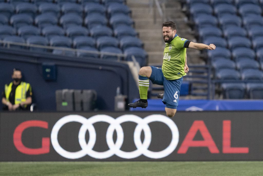 golazo:-twitter-reacts-to-seattle-sounders-midfielder-joao-paulo's-wonderstrike,-early-mls-goal-of-…
