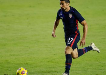 galaxy-midfielder-lletget-suspended-for-gay-slur-on-instagram