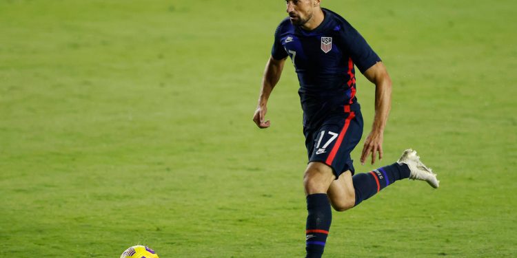 galaxy-midfielder-lletget-suspended-for-gay-slur-on-instagram