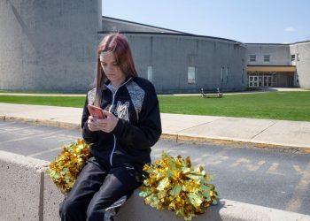 us-supreme-court-ponders-cheerleader's-profanity-in-free-speech-flap