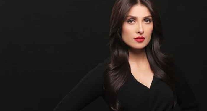 ayeza-khan-thanks-fans-as-she-nears-9-million-followers-on-instagram