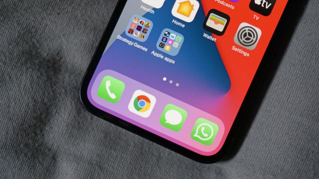 imessage-in-2021:-what-could-it-learn-from-whatsapp-and-other-messaging-apps