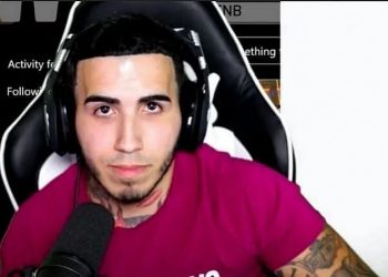 twitch-streamer-“nadexey”-catches-his-girlfriend-cheating-on-live-stream-after-a-strange-text-…