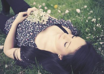 wtf:-acacia-brinley,-the-2010s-era-defined-by-women-hating-women