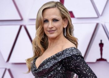 oscars-2021:-twitter-furious-after-academy-cuts-away-from-deaf-presenter-marlee-matlin