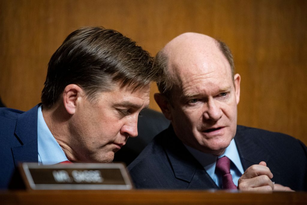 facebook,-youtube,-twitter-execs-grilled-by-senators-over-addictive-nature-of-their-apps