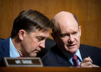 facebook,-youtube,-twitter-execs-grilled-by-senators-over-addictive-nature-of-their-apps