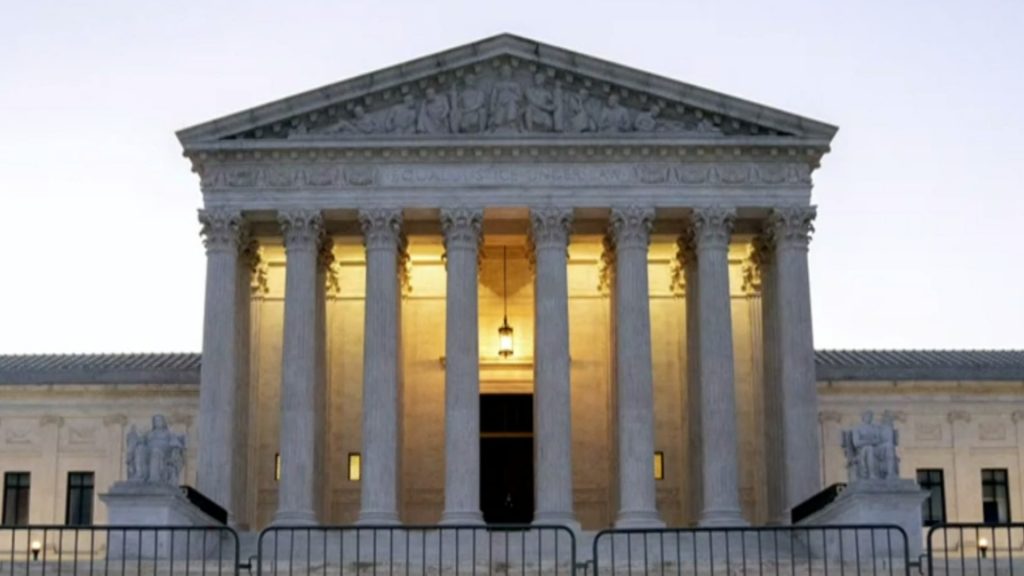 supreme-court-hears-case-on-student's-free-speech-rights-on-snapchat