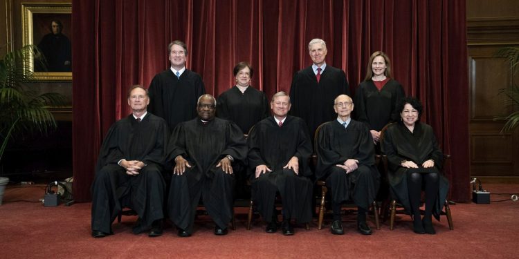 wary-supreme-court-weighs-student's-snapchat-profanity-case
