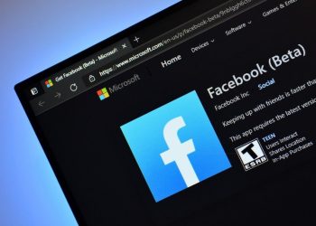facebook-is-having-a-spike-in-outage-reports,-indicating-it's-down-for-some